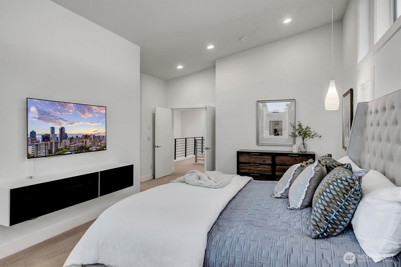 11421 NE 88th Street , Kirkland, WA 98033-5741