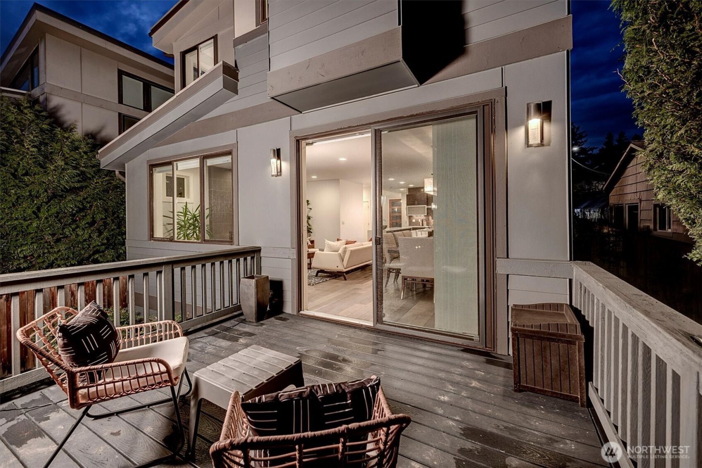 11421 NE 88th Street , Kirkland, WA 98033-5741