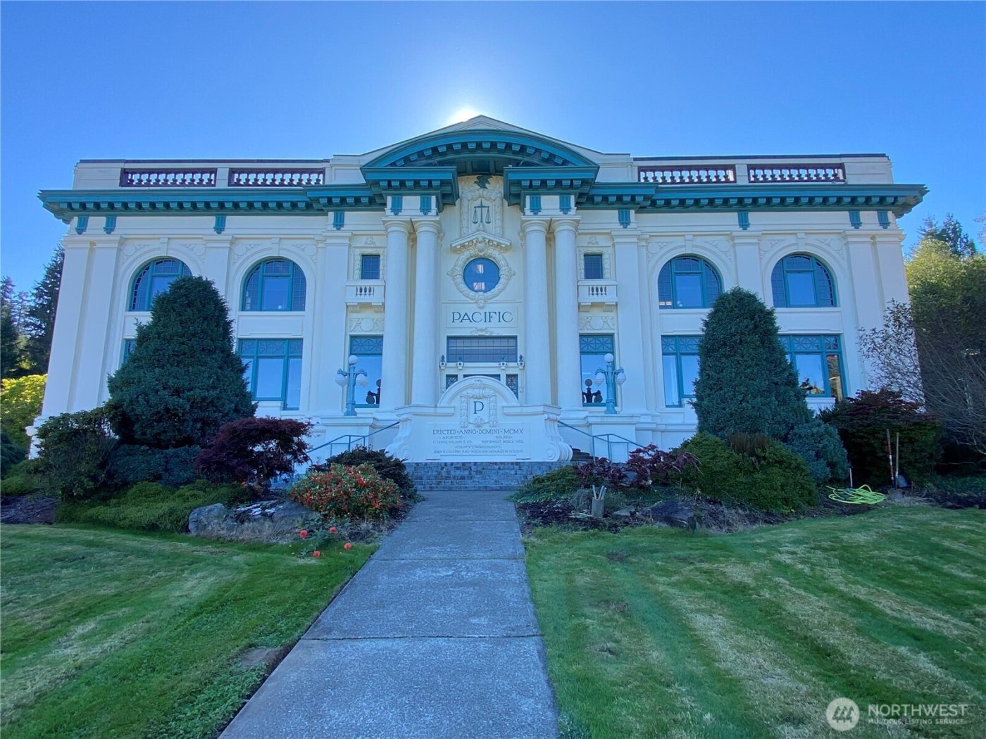 320 C Street , South Bend, WA 98586