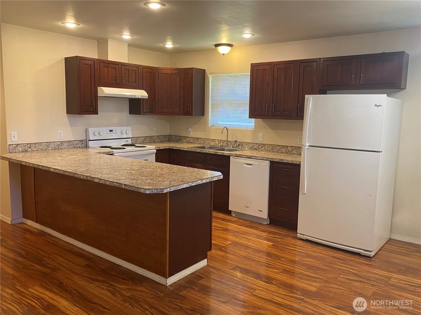 320 C Street , South Bend, WA 98586