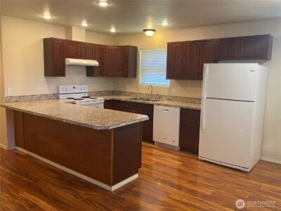 320 C Street , South Bend, WA 98586 - Photo 6