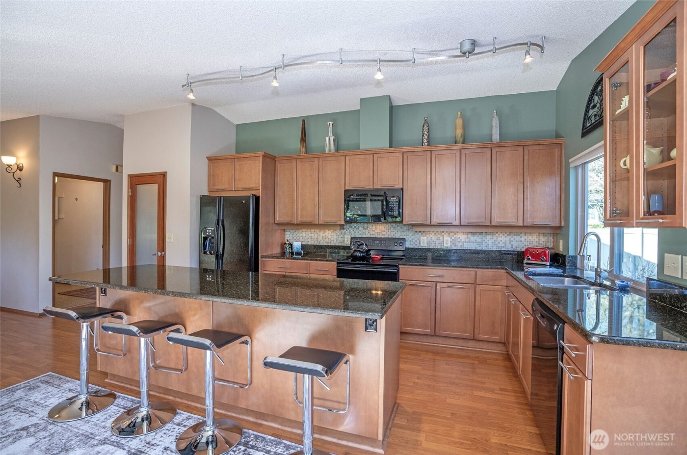 8401 Amber Drive SW, Lakewood, WA 98498-5042