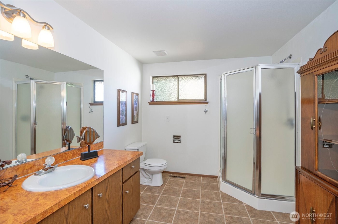 8401 Amber Drive SW, Lakewood, WA 98498-5042