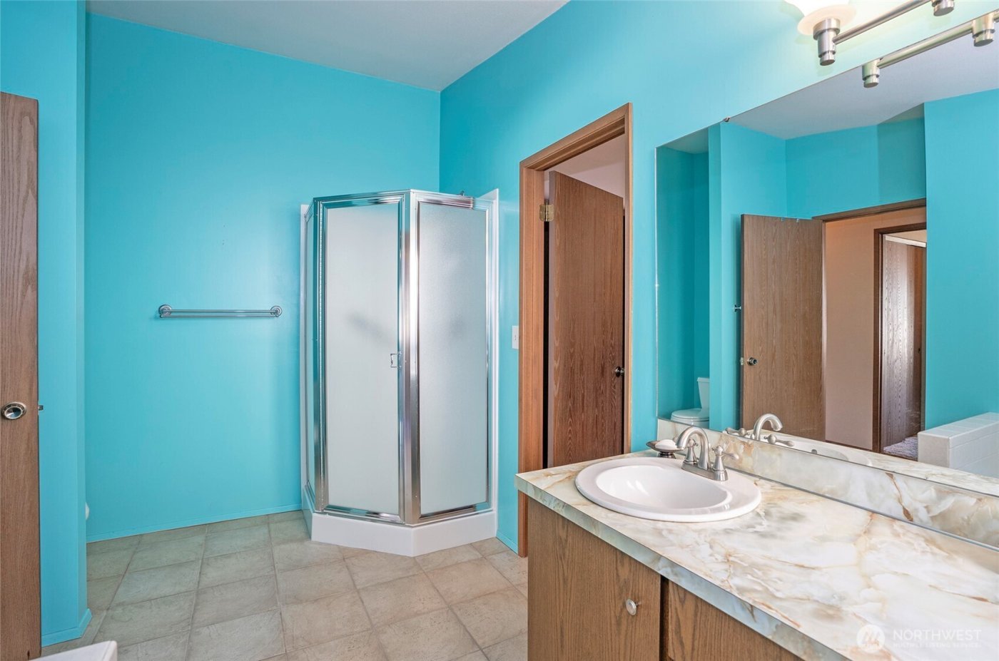 8401 Amber Drive SW, Lakewood, WA 98498-5042