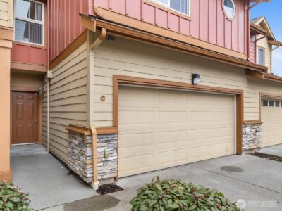 18410 36th Avenue W #C, Lynnwood, WA 98037 - Photo 2
