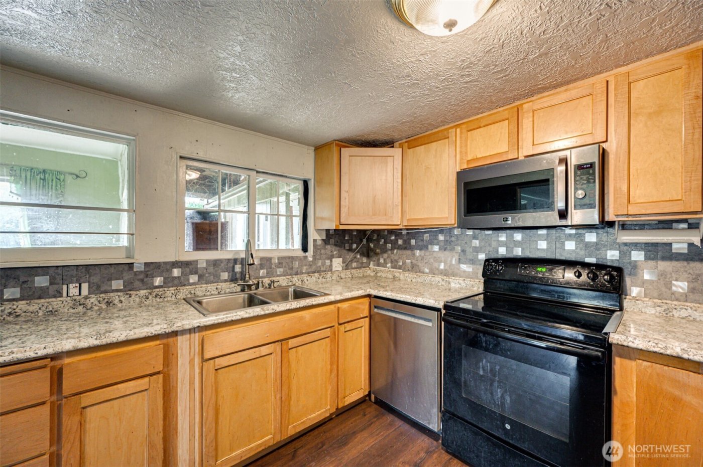 1065 9th Street , Washougal, WA 98671