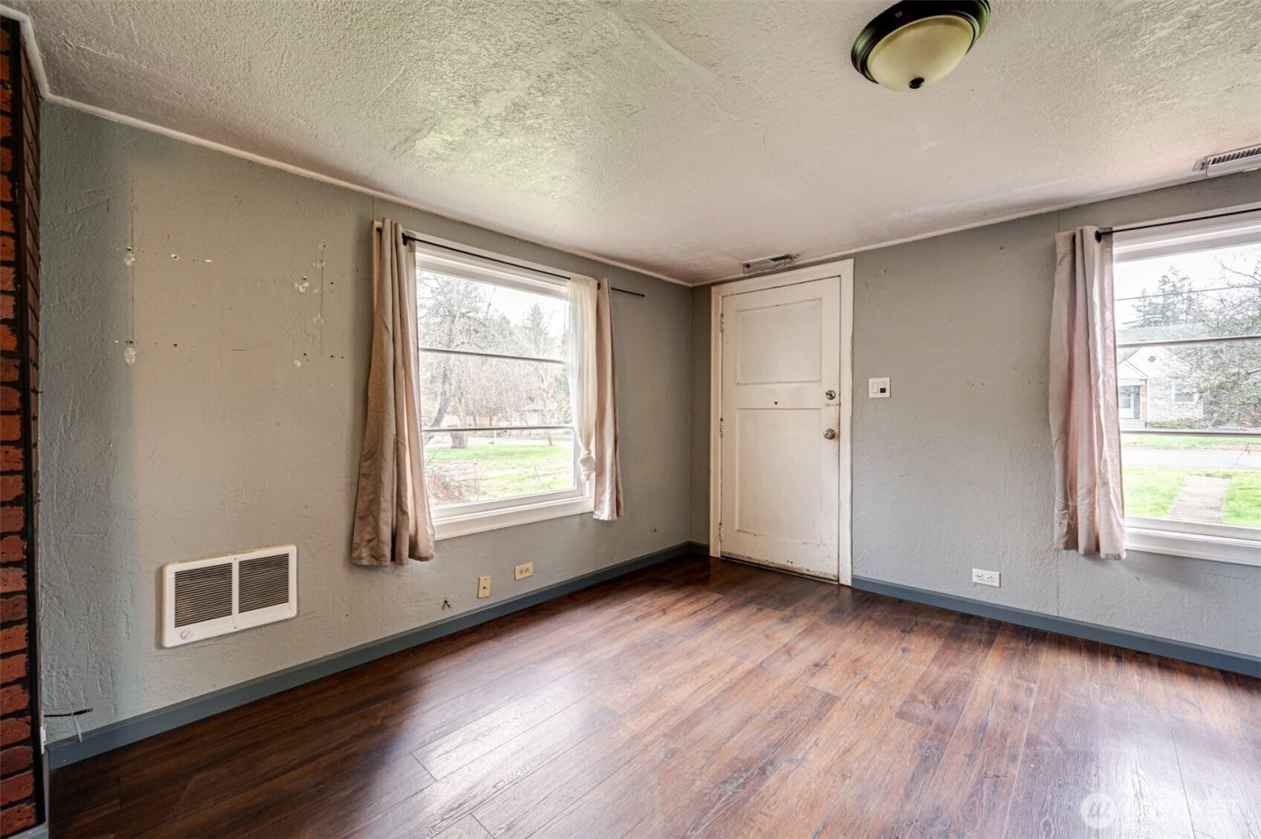 1065 9th Street , Washougal, WA 98671