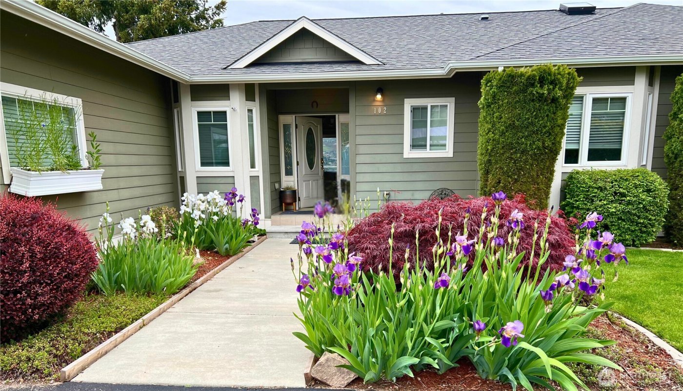 1601 Maiden Lane #E102, Wenatchee, WA 98801