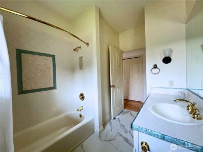 1601 Maiden Lane #E102, Wenatchee, WA 98801 - Photo 29