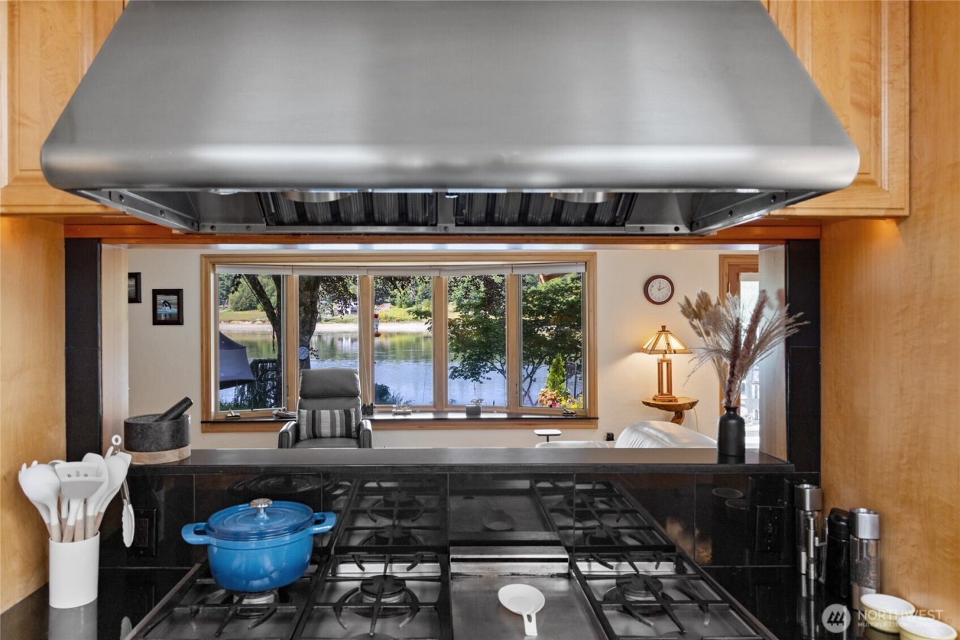 295 SE Bayview Road , Shelton, WA 98584