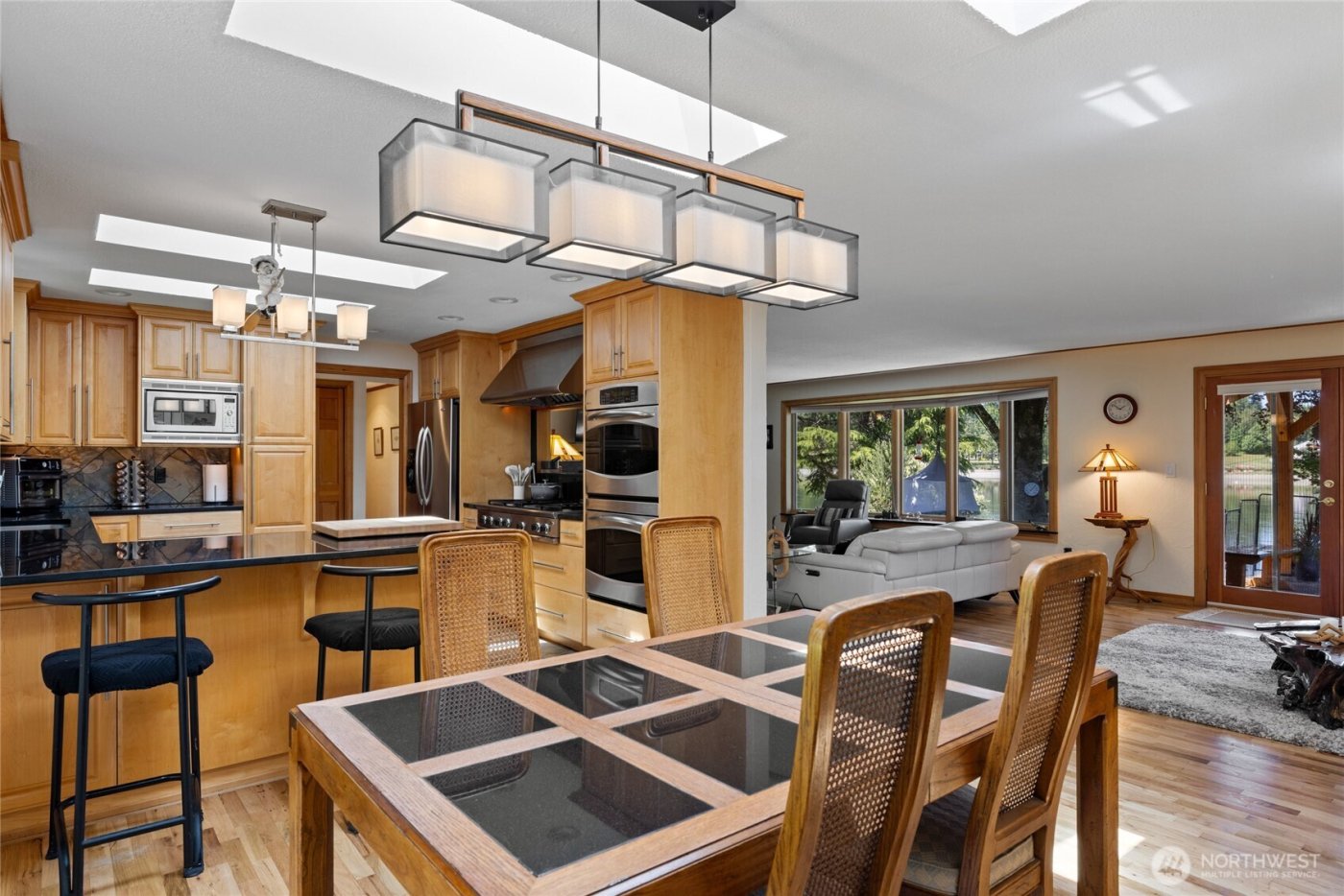 295 SE Bayview Road , Shelton, WA 98584