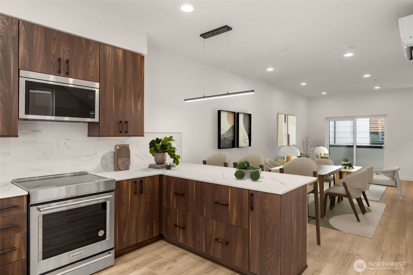 914 B 15th Avenue , Seattle, WA 98122