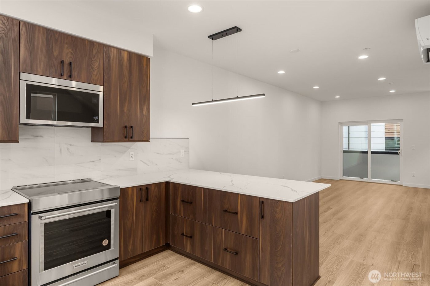 914 B 15th Avenue , Seattle, WA 98122