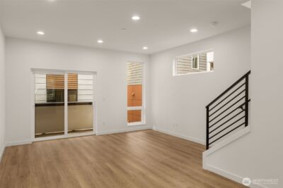 914 B 15th Avenue , Seattle, WA 98122 - Photo 6