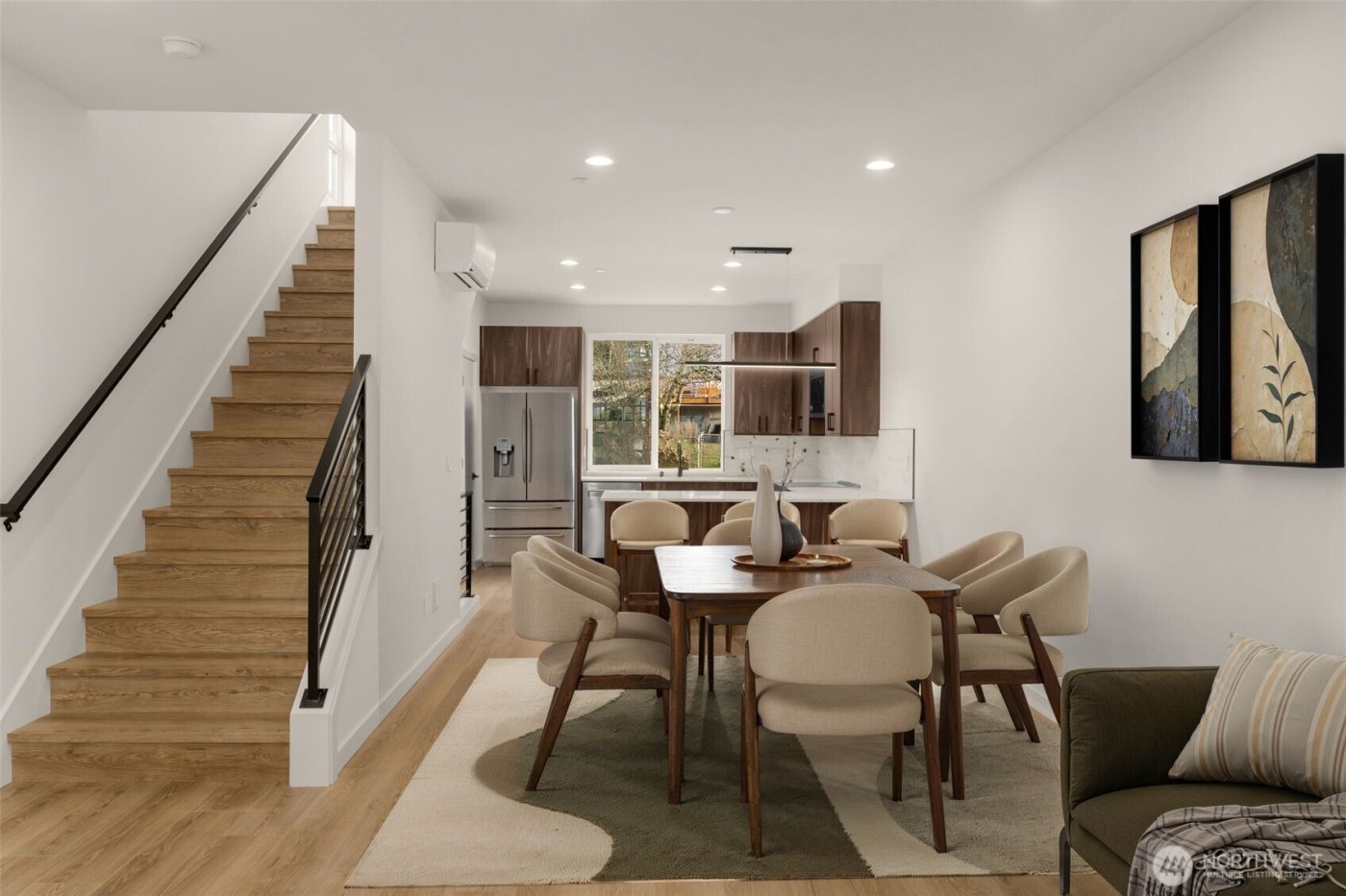 914 B 15th Avenue , Seattle, WA 98122