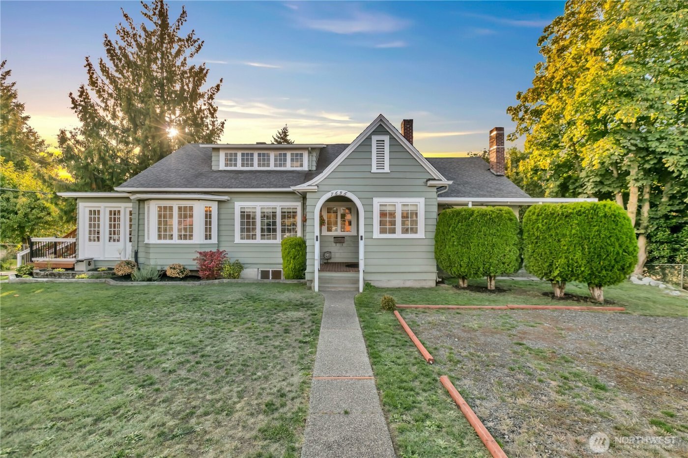 7656 Pacific Avenue , Tacoma, WA 98408