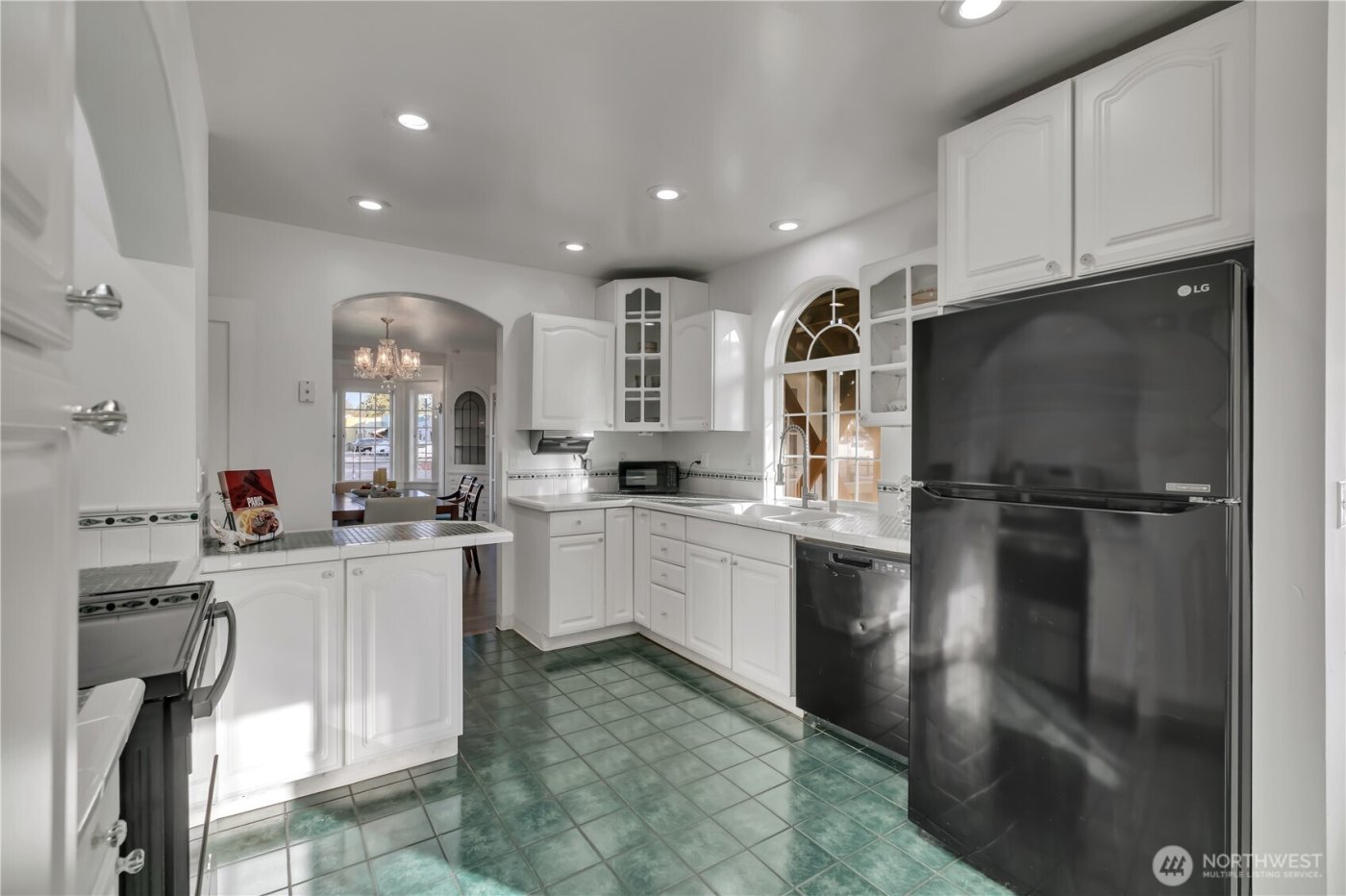 7656 Pacific Avenue , Tacoma, WA 98408