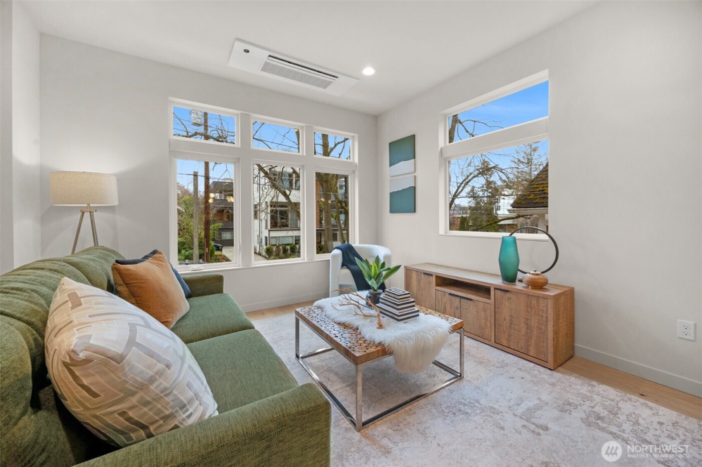 1410 N 47th Street #A, Seattle, WA 98103