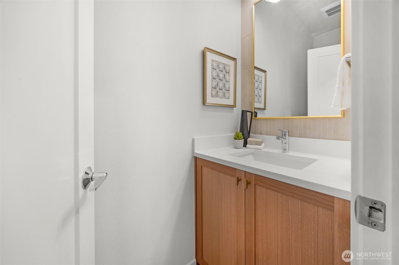 1410 N 47th Street #A, Seattle, WA 98103