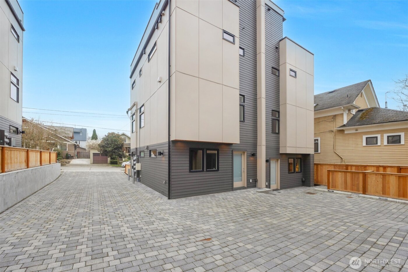 1410 N 47th Street #A, Seattle, WA 98103