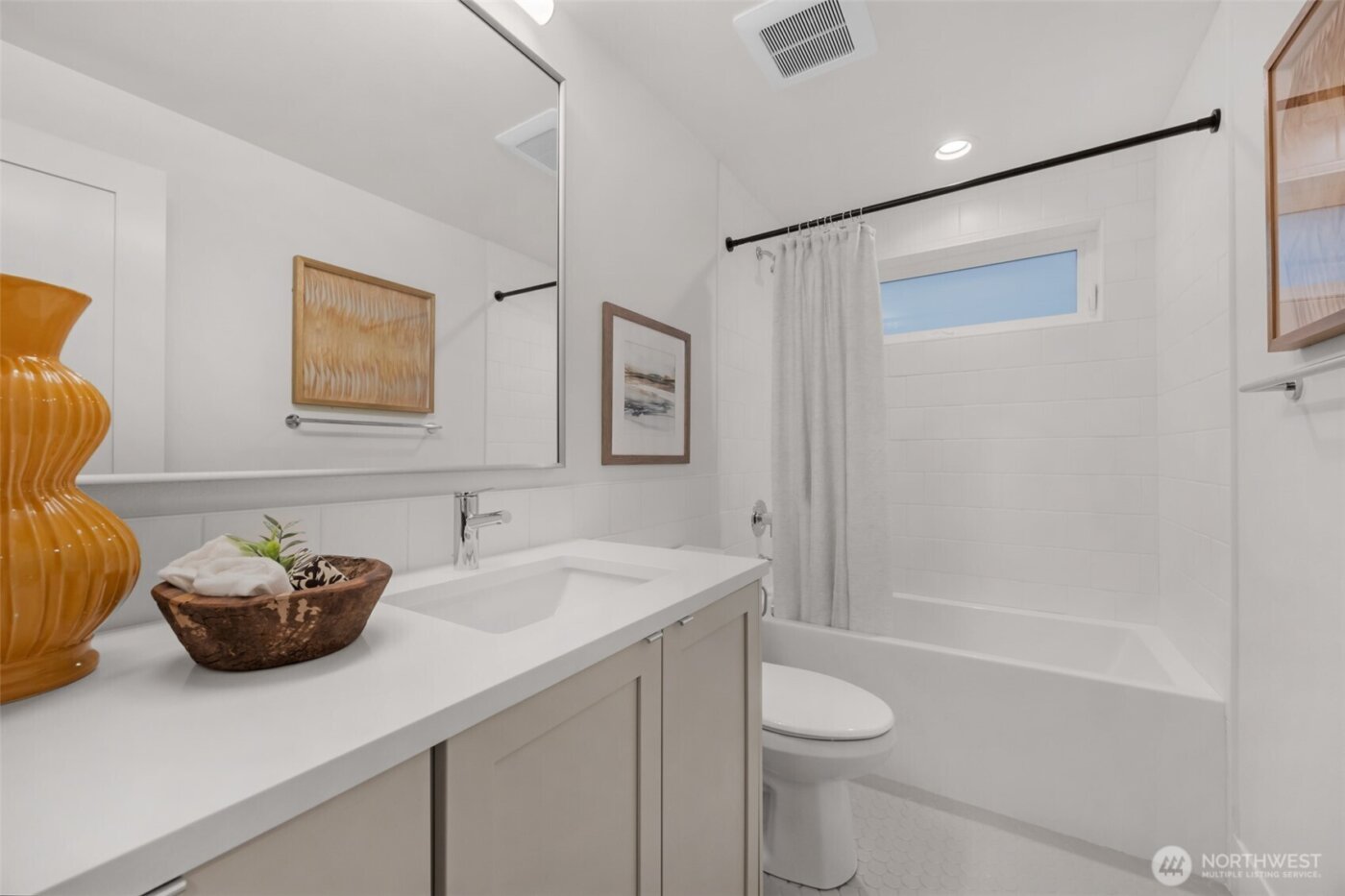 1410 N 47th Street #A, Seattle, WA 98103