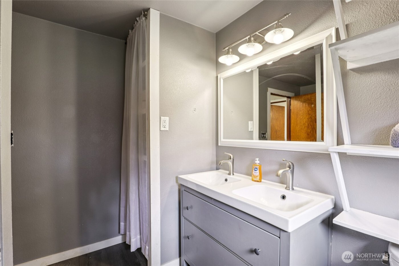 6415 NW Firwood Drive , Vancouver, WA 98665