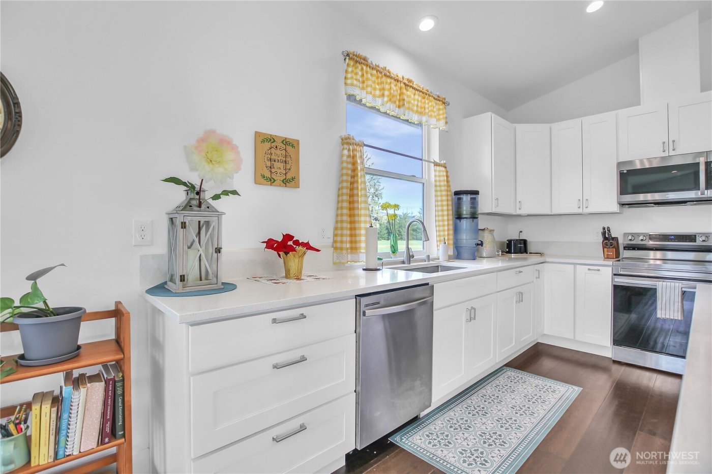 30 Nature Loop , Cathlamet, WA 98612