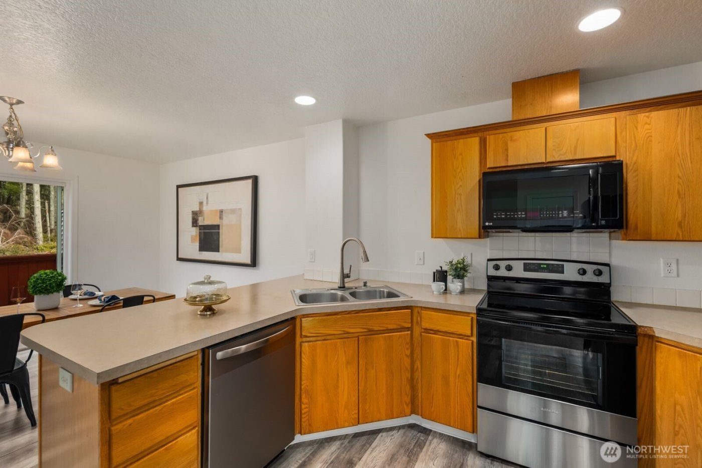 7128 34th Avenue NE, Olympia, WA 98516-1407