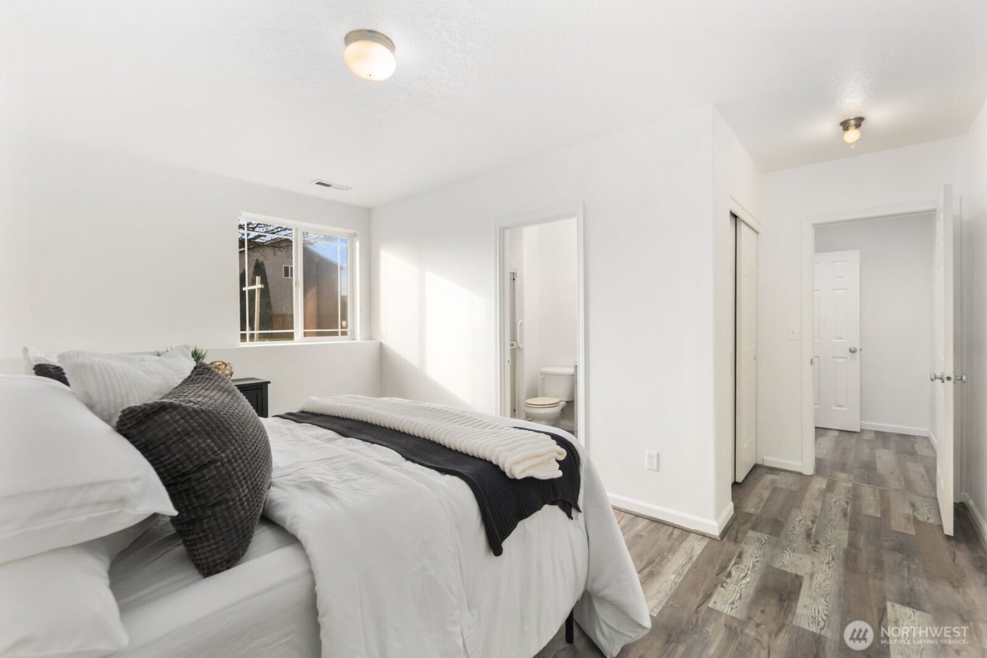 7128 34th Avenue NE, Olympia, WA 98516-1407