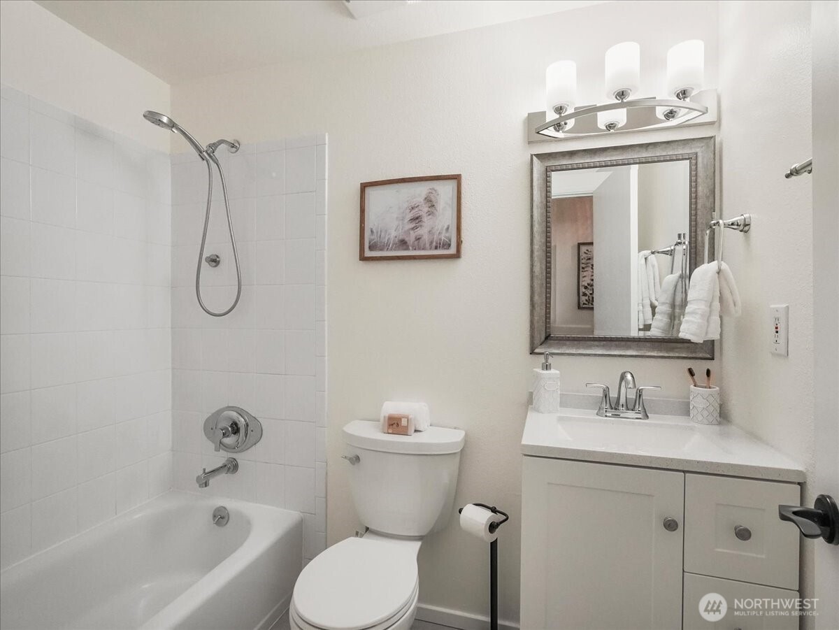 3724 N Villard Street , Tacoma, WA 98407