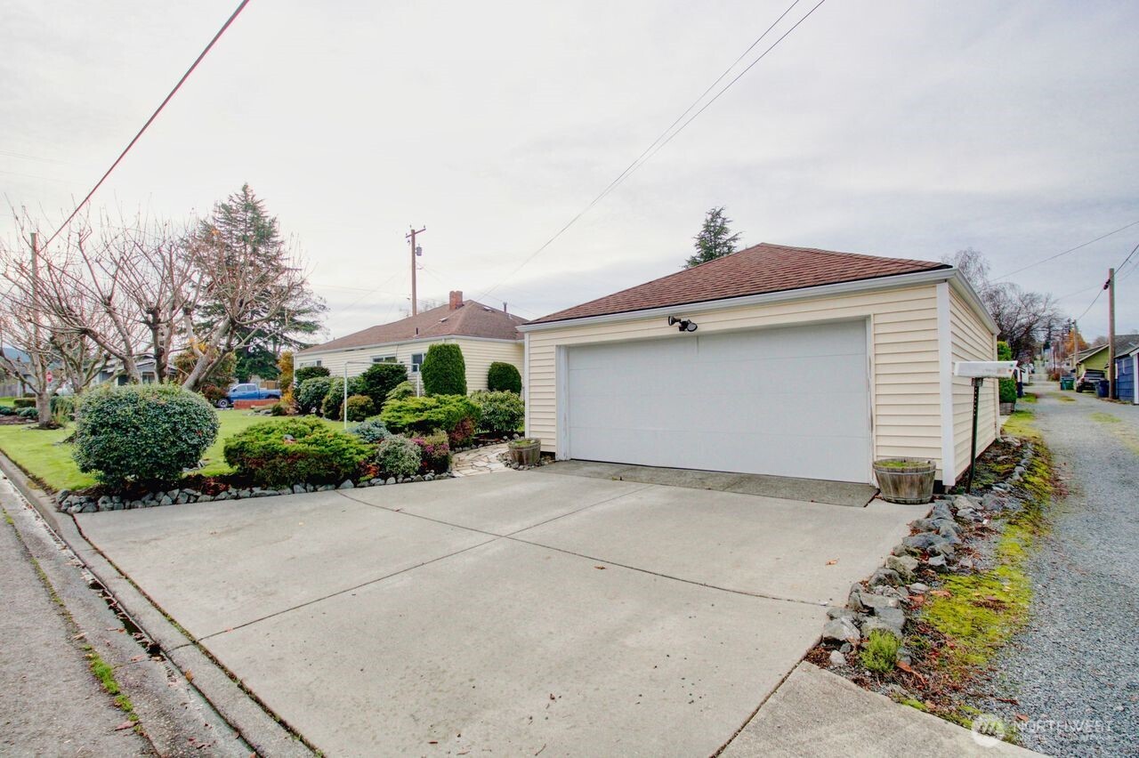 1102 17th Street , Anacortes, WA 98221