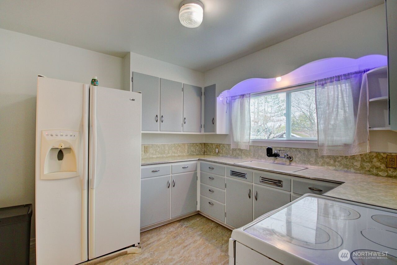 1102 17th Street , Anacortes, WA 98221