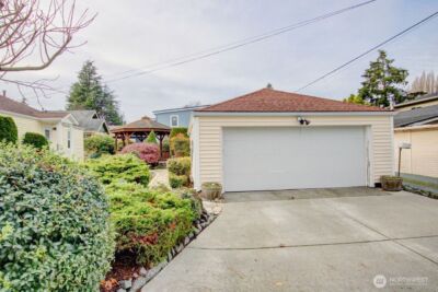 1102 17th Street , Anacortes, WA 98221 - Photo 2
