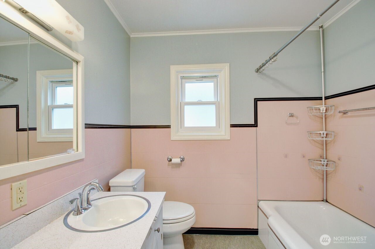 1102 17th Street , Anacortes, WA 98221