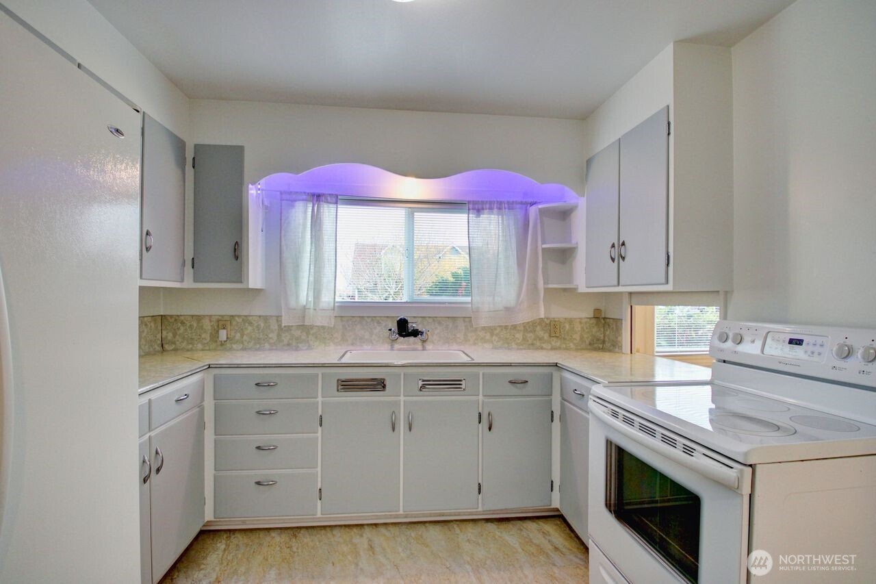 1102 17th Street , Anacortes, WA 98221