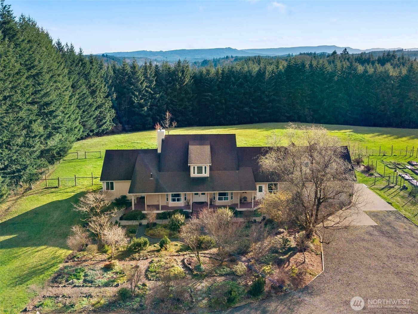 301 Russell Road , Winlock, WA 98596