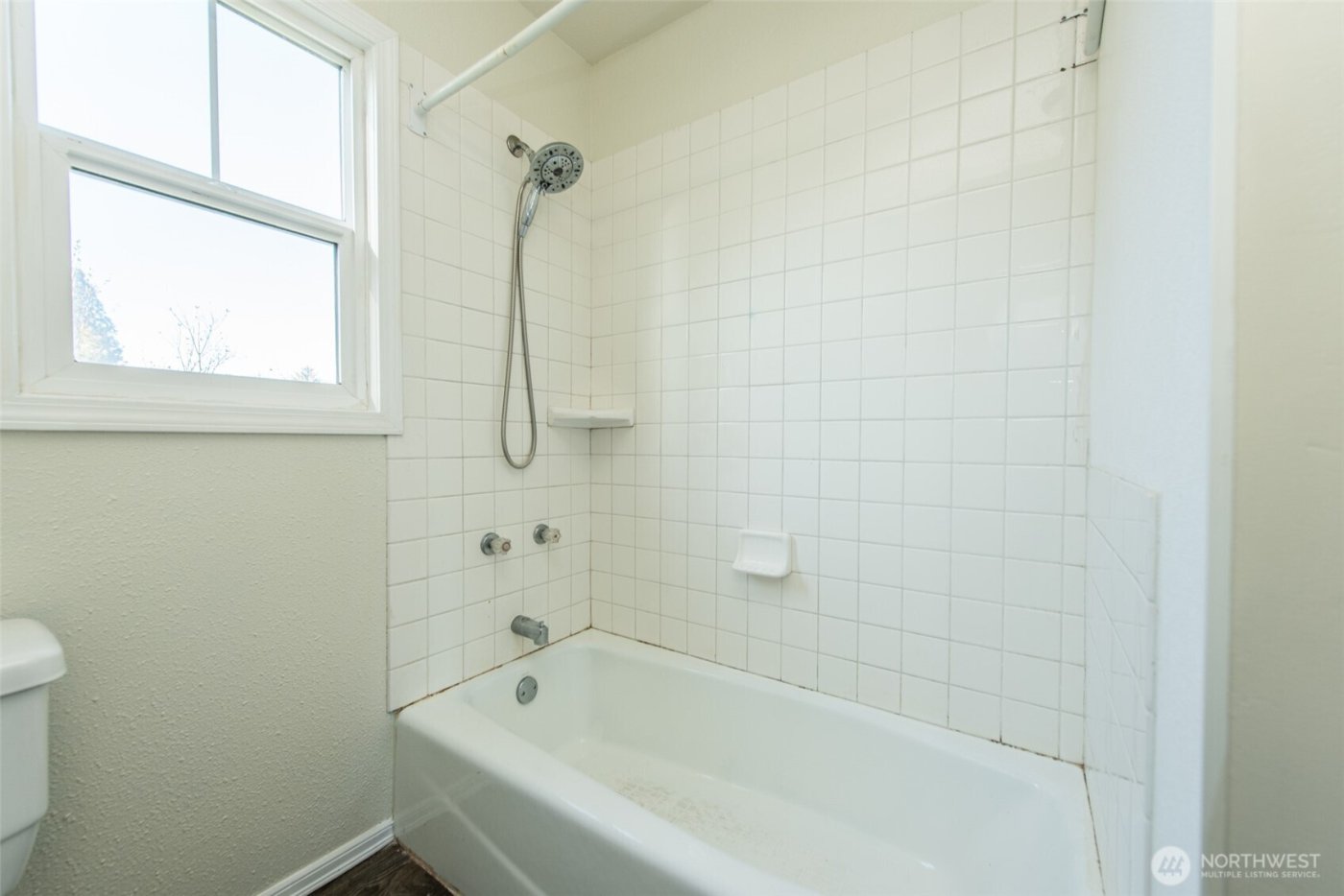 1202 W 9th Street , Port Angeles, WA 98363