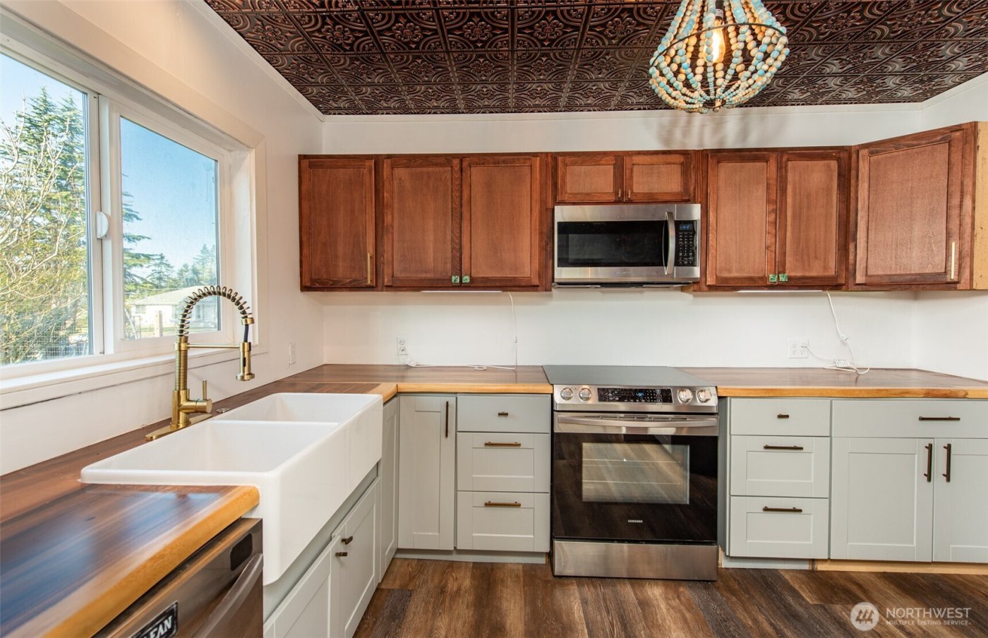 1202 W 9th Street , Port Angeles, WA 98363