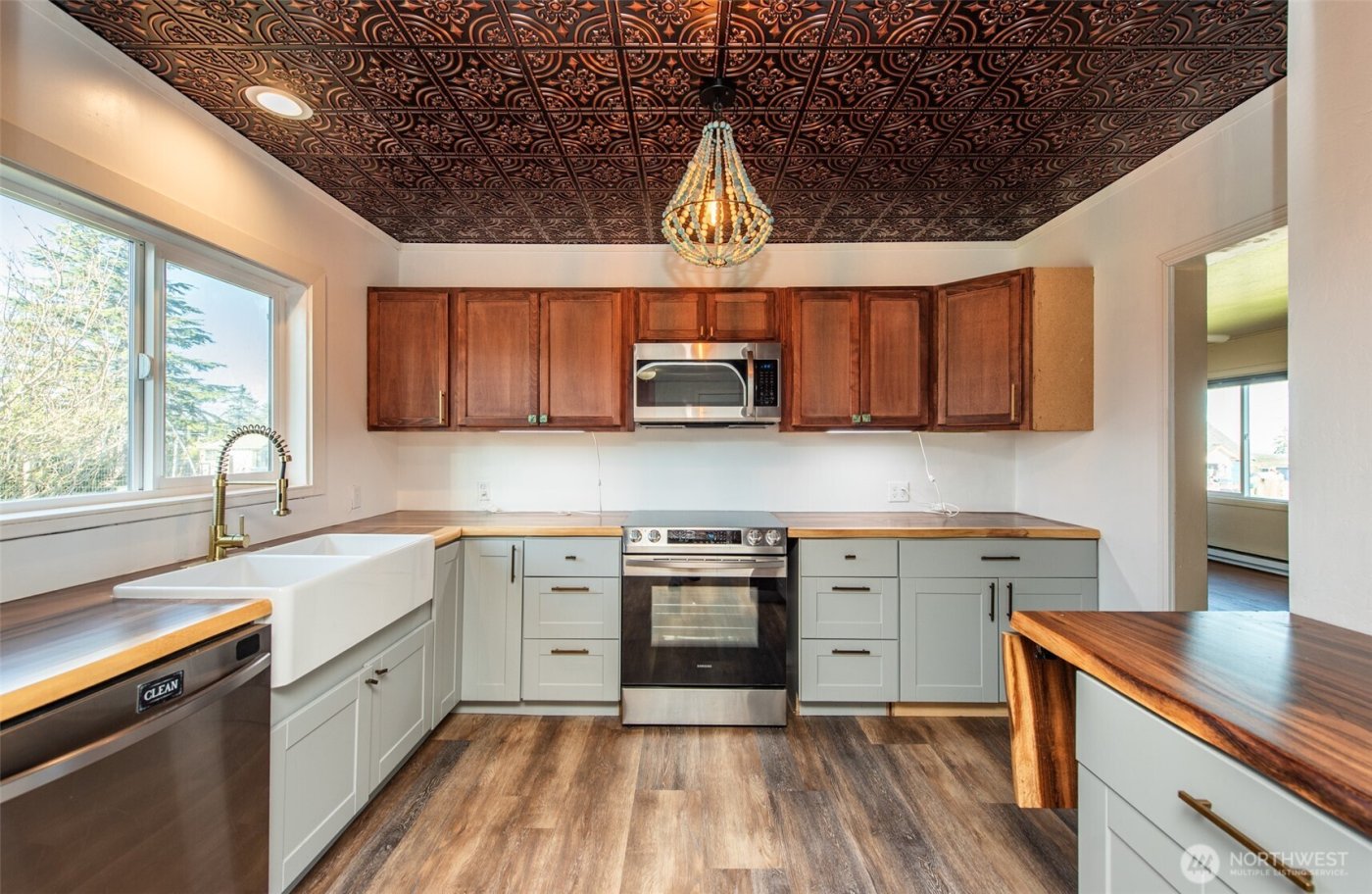 1202 W 9th Street , Port Angeles, WA 98363