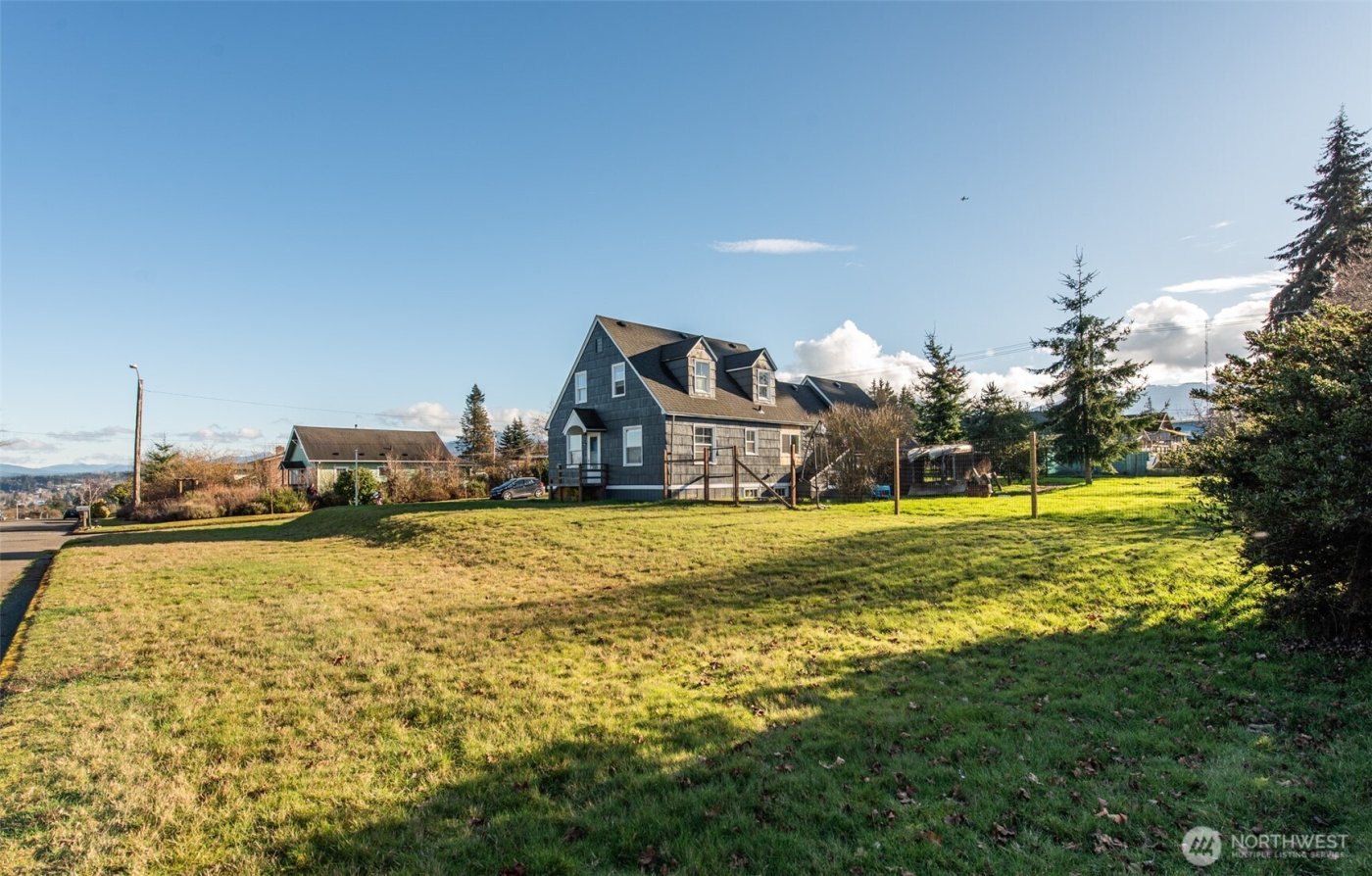 1202 W 9th Street , Port Angeles, WA 98363