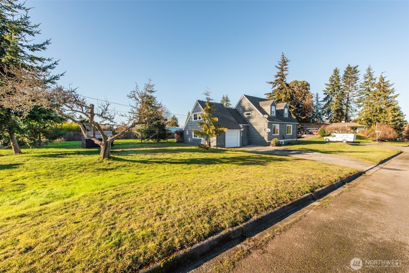 1202 W 9th Street , Port Angeles, WA 98363