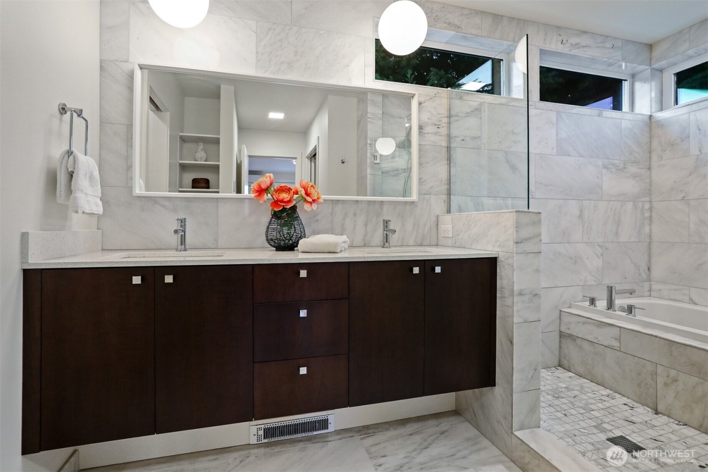 3641 22nd Avenue W #E, Seattle, WA 98199