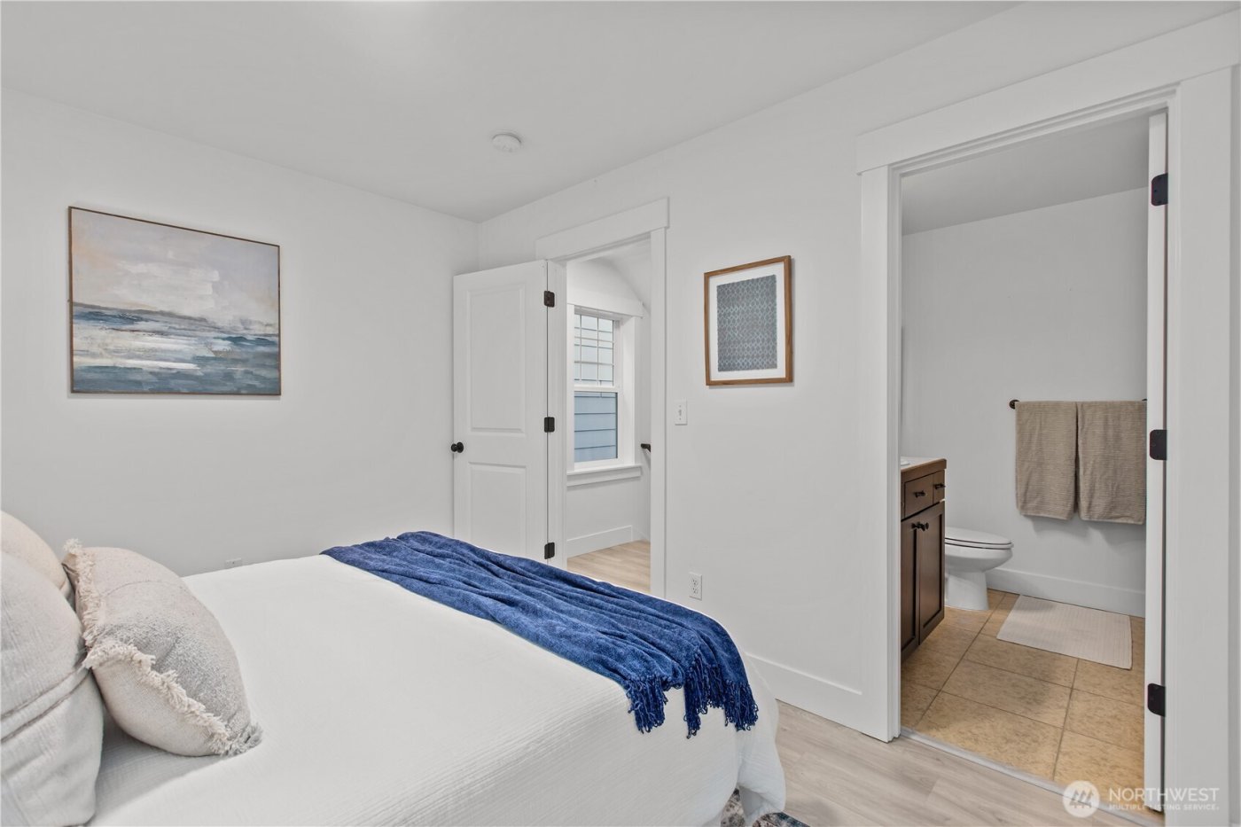 4854 Delridge Way SW #B, Seattle, WA 98106