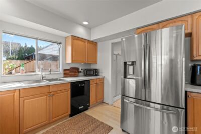 1721 McDougall Avenue , Everett, WA 98201 - Photo 12