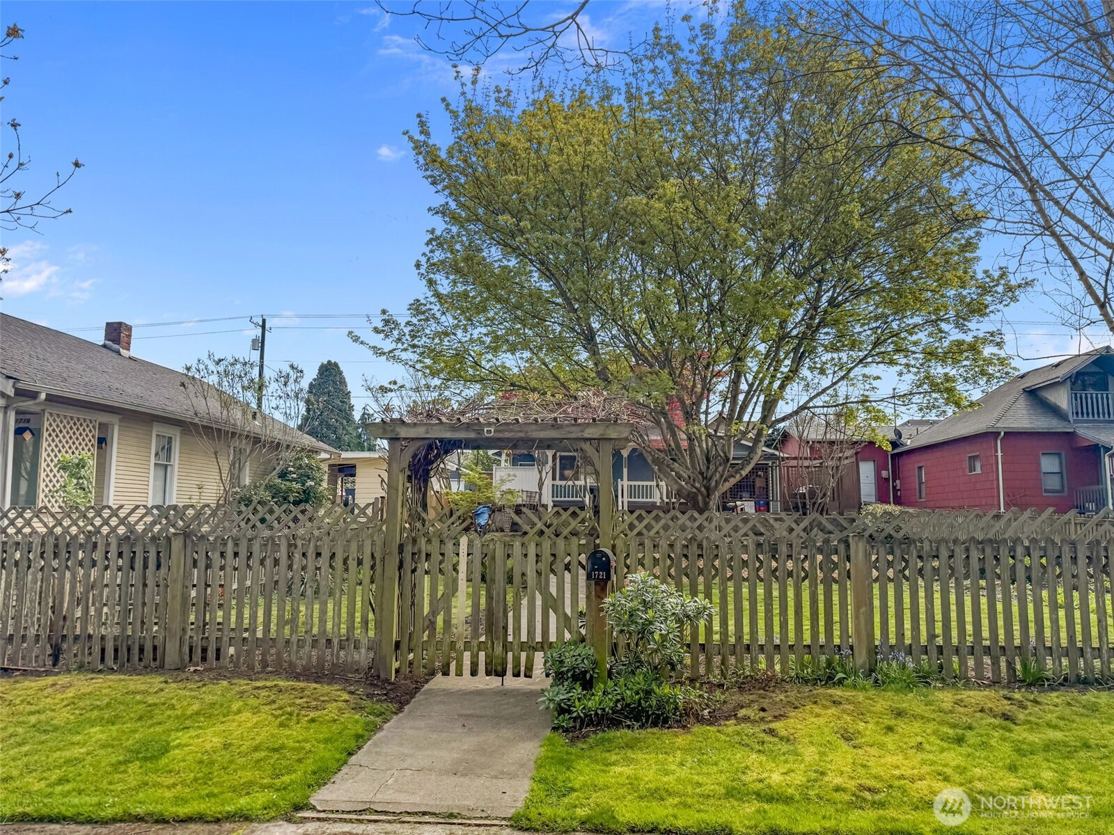 1721 McDougall Avenue , Everett, WA 98201