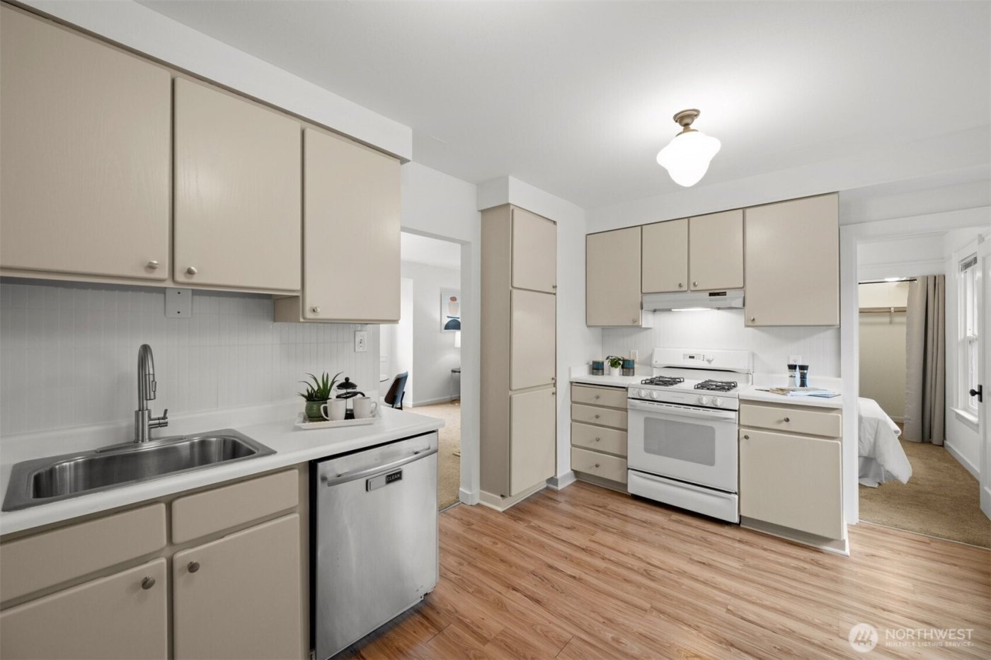 8341 28th Avenue NW, Seattle, WA 98117