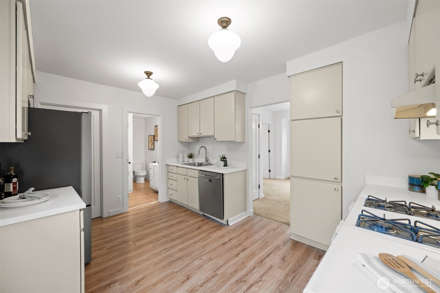 8341 28th Avenue NW, Seattle, WA 98117