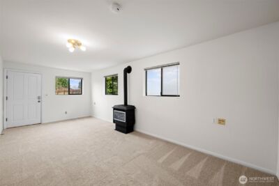 8341 28th Avenue NW, Seattle, WA 98117 - Photo 23