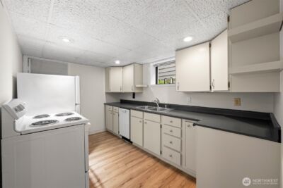 8341 28th Avenue NW, Seattle, WA 98117 - Photo 26