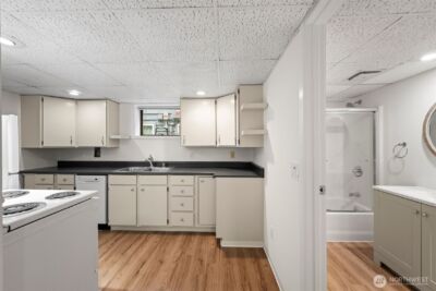 8341 28th Avenue NW, Seattle, WA 98117 - Photo 28